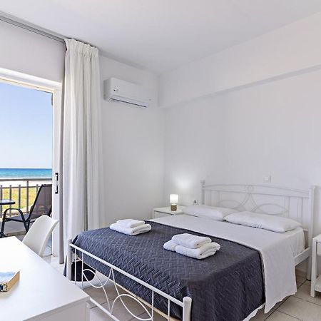 Azure Seaside Apts Néa Magníszia Kültér fotó