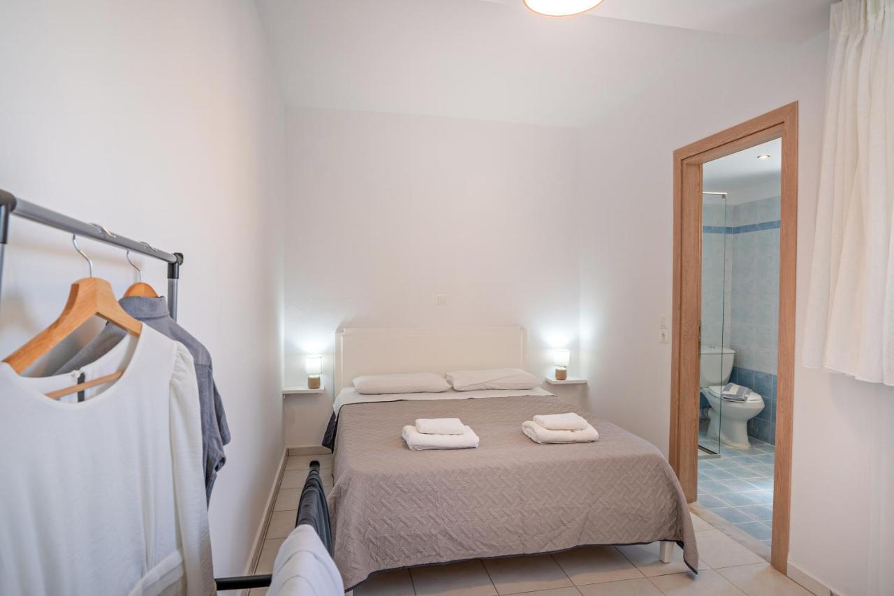 Azure Seaside Apts Néa Magníszia Kültér fotó