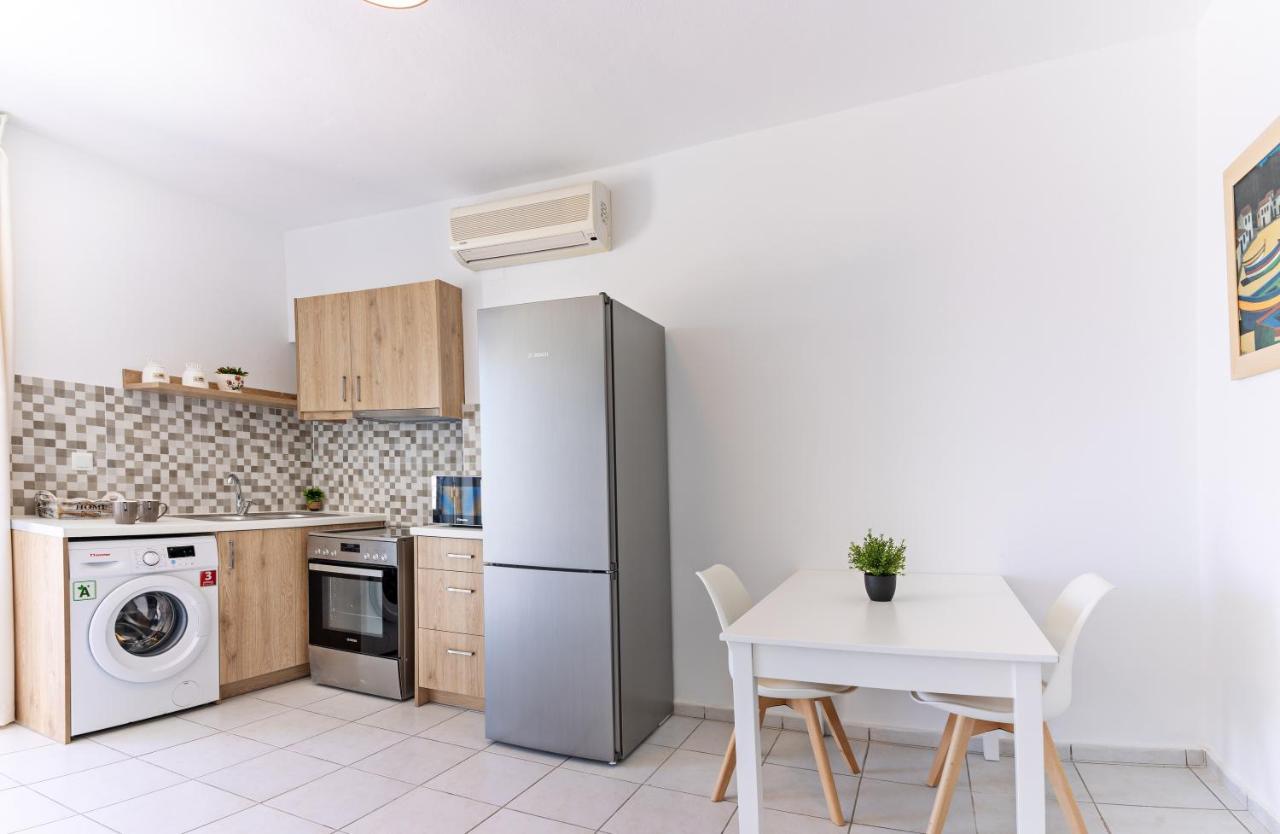 Azure Seaside Apts Néa Magníszia Kültér fotó