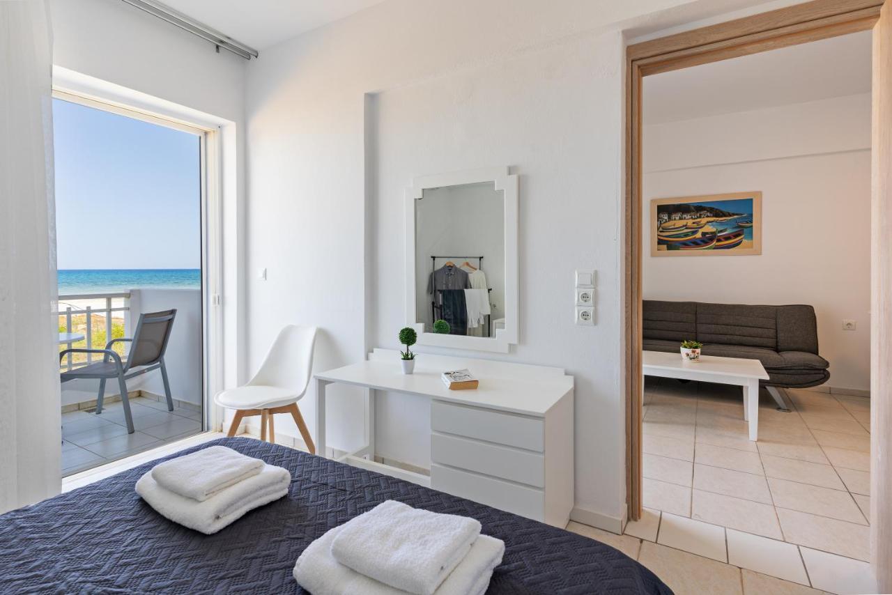Azure Seaside Apts Néa Magníszia Kültér fotó
