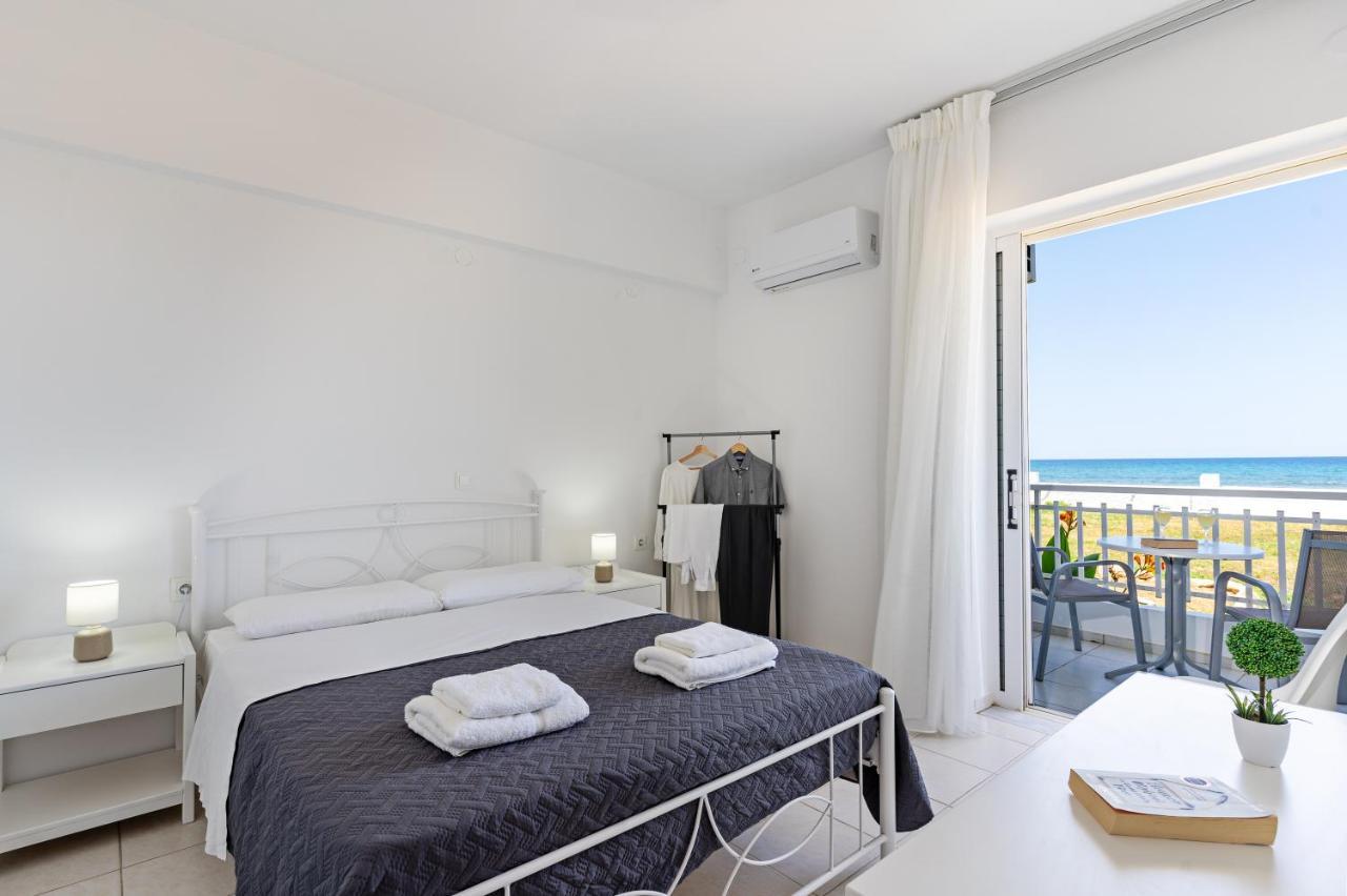 Azure Seaside Apts Néa Magníszia Kültér fotó