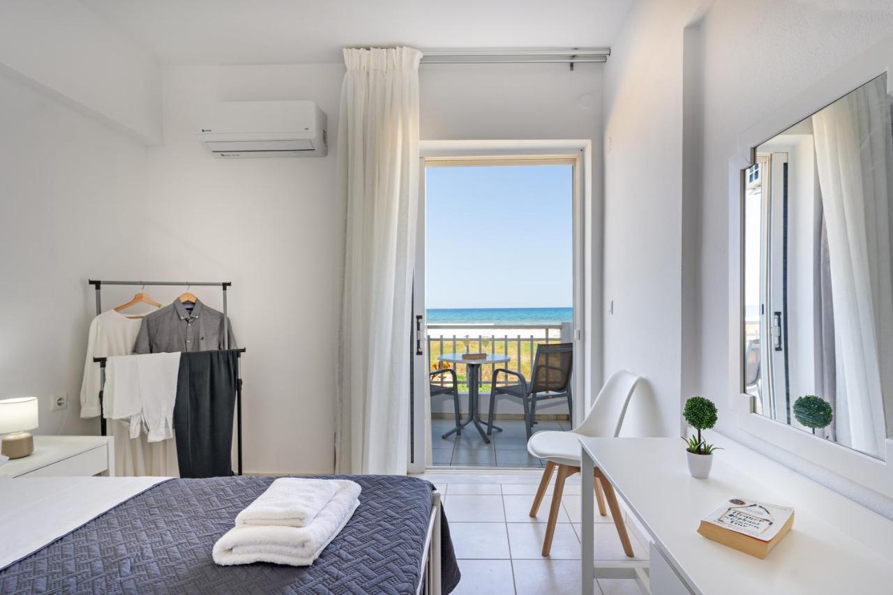 Azure Seaside Apts Néa Magníszia Kültér fotó