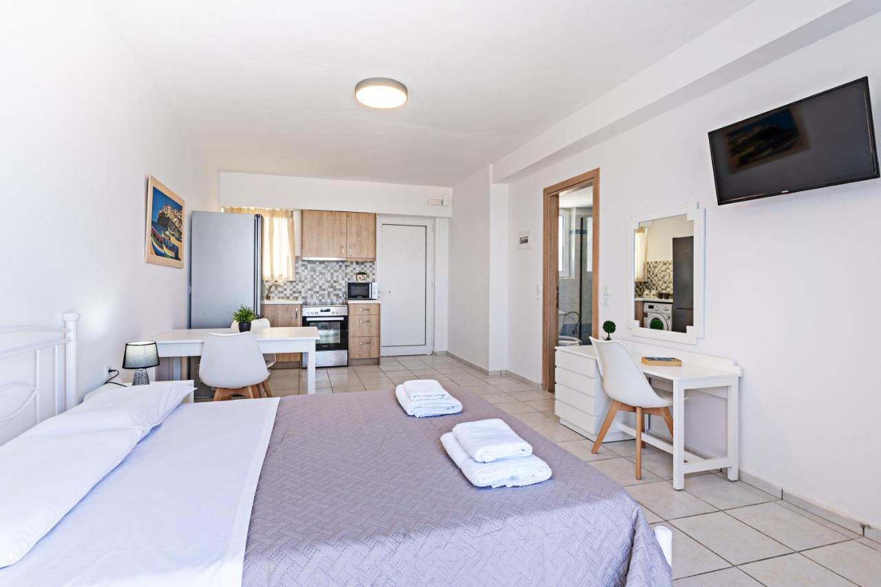 Azure Seaside Apts Néa Magníszia Kültér fotó