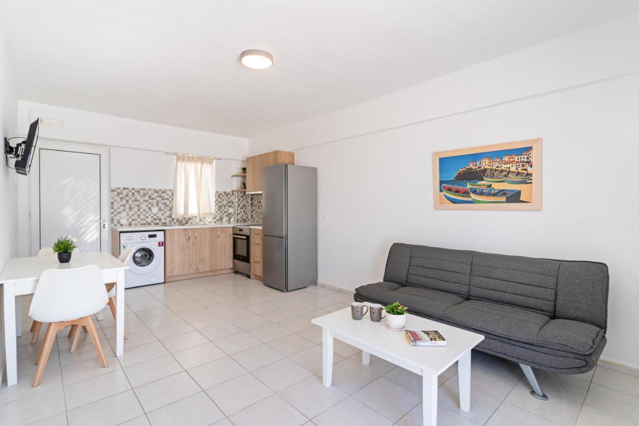 Azure Seaside Apts Néa Magníszia Kültér fotó