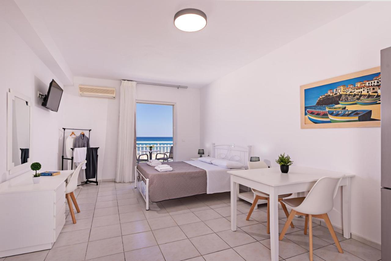 Azure Seaside Apts Néa Magníszia Kültér fotó