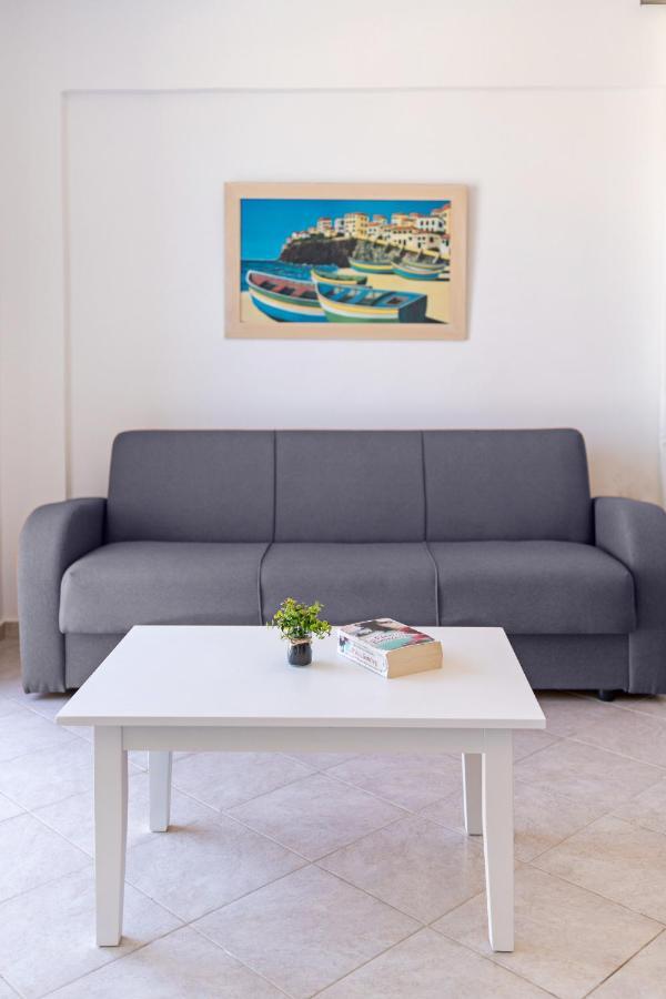 Azure Seaside Apts Néa Magníszia Kültér fotó